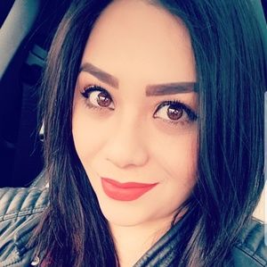 Meet your Posher, Liz